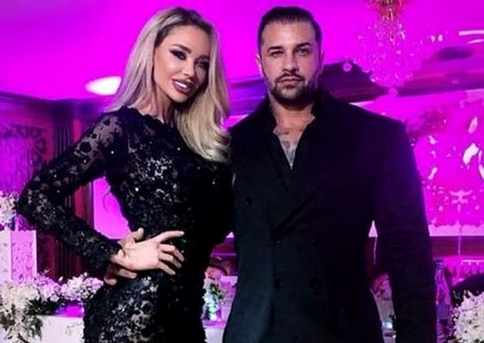 
    Bianca Drăgușanu și Alex Bodi, nași de botezFoto: Instagram   