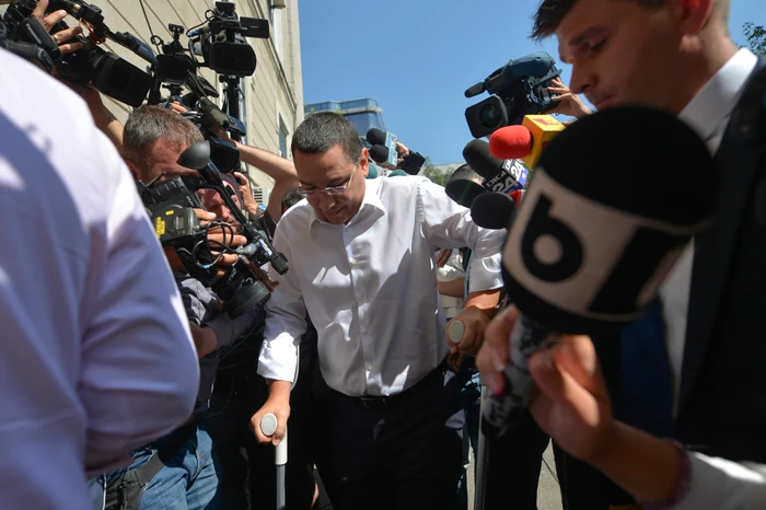
    Demisia lui Victor Ponta: Premierul a mers luni la DNAFoto: Mediafax  