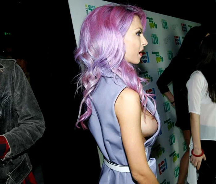 Sânii Andreei s-au văzut în toată splendoarea lor 