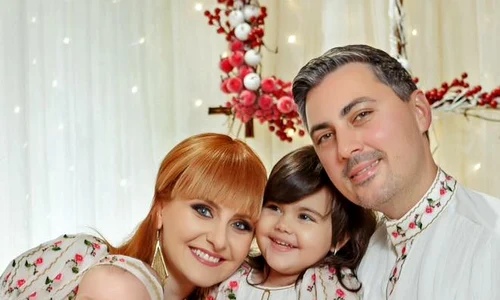 Alina Sorescu Alex Ciucu Ana Raisa Elena Carolina costume populare jpeg