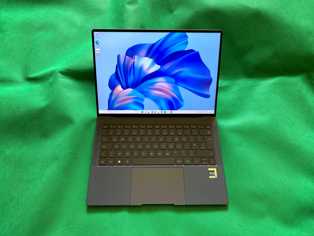 Huawei MateBook X Pro 2022. FOTO Adrian Pogîngeanu