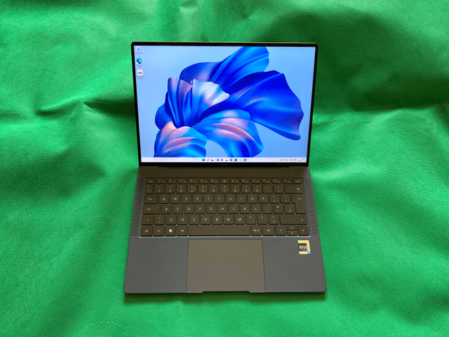 Huawei MateBook X Pro (2022), când laptopul e o bijuterie [TECH REVIEW]