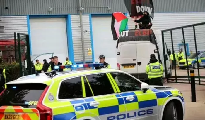 Activiști pro-palestinieni au protestat la o fabrică de drone FOTO via The Mirror