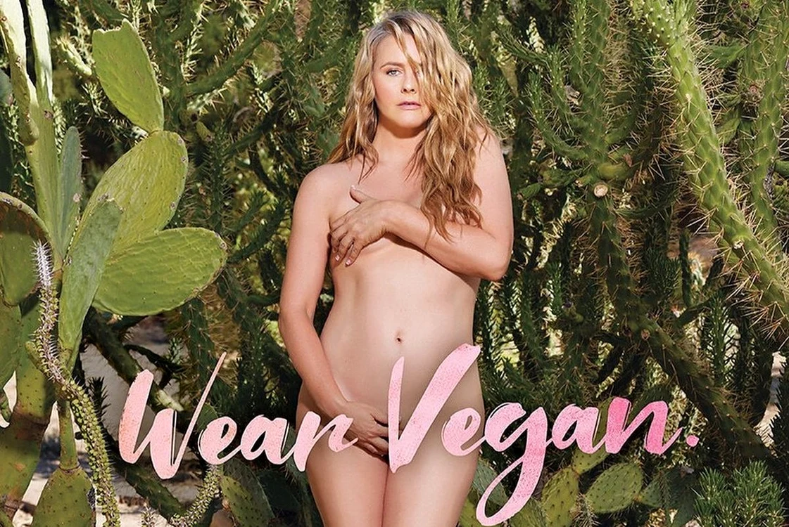 Alicia Silverstone a pozat goală pentru PETA (foto: Instagram)