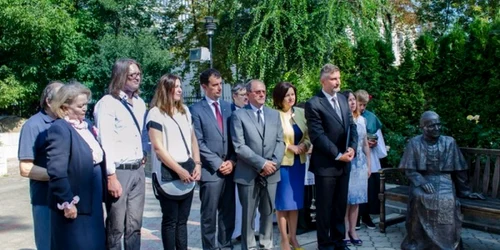 monument dezvelit papa chisinau foto ipn