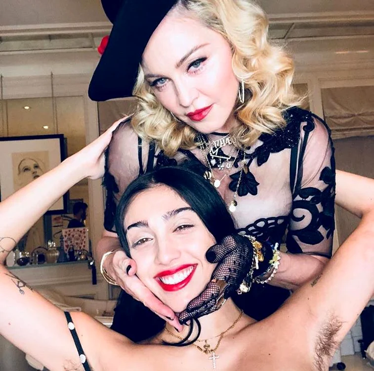 Madonna si Lourdes jpeg