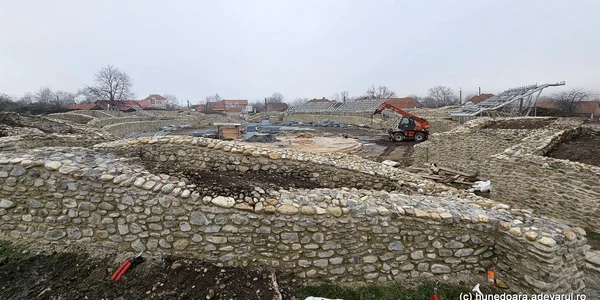 Ulpia Traiana Sarmizegetusa si amfiteatrul roman dcembrie 2023 Foto Daniel Guță  ADEVĂRUL (10) jpg