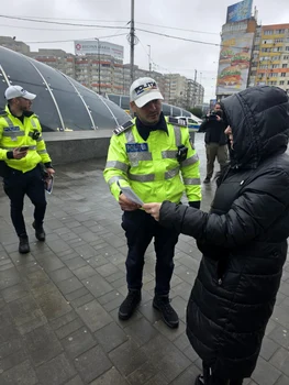 Polițiștii de la Brigada Rutieră, activitate de informare