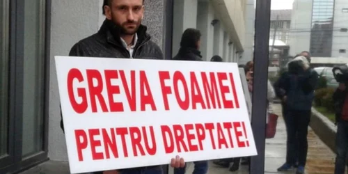 Florin Saragea face greva foamei la Parchetul Constanţa Foto Sînziana Ionescu