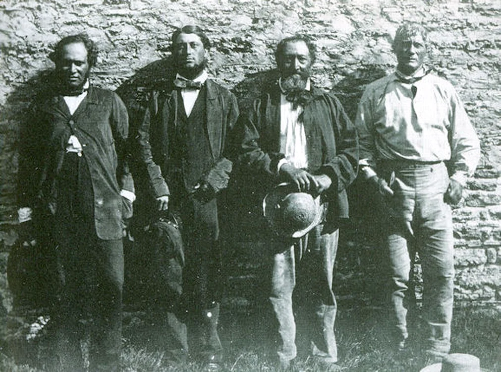 Descendenții ai răzvrătiților de pe Bounty, fotografiați în 1862 