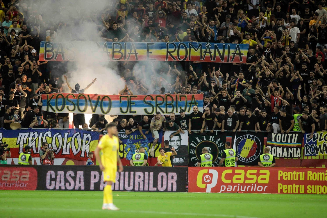 Cele două bannere pentru care UEFA ne va pedepsi exemplar FOTO Inquam Photos