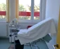 Femeile de la Maternitatea Bacău au primit flori de la Asociaţia Eurocivica