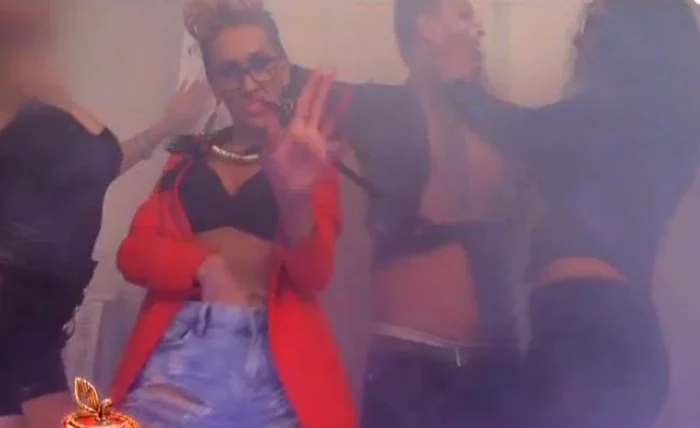 Dana Roba a fost «porno» în videoclipul Prinţului Banatului (captură Antena 1)