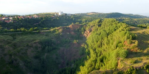 Ruinele minei de fier de la Ghelari