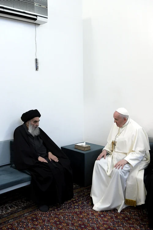 Papa Francisc a fost primit sâmbătă de Marele ayatollah Ali al-Sistani FOTO EPA-EFE