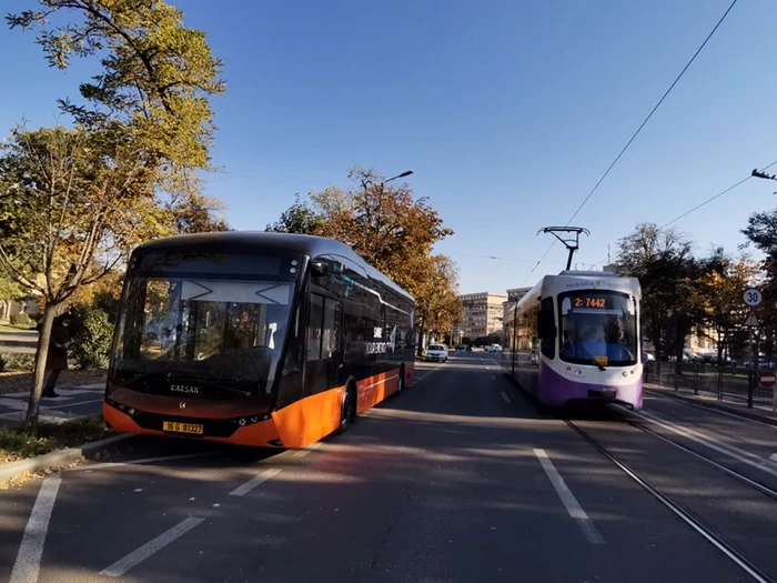 Turcii de la Karsan au prezentat la Timişoara unul din modelele lor de autobuz electric FOTO Ş.Both