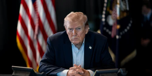 Donald Trump în situation room  Mar a  Lago FOTO shutterstock jpg