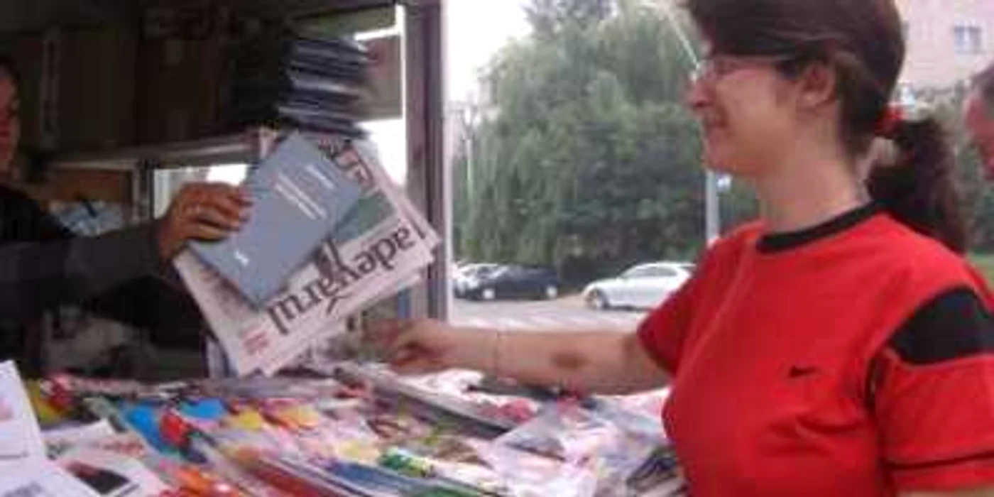 Craiova: Cărţile Rodicăi Ojog-Braşoveanu i-au atras pe olteni la chioşcuri