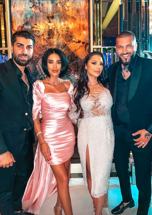 
    Raluca Pascu, alături de Rosa și Mariafoto: Instagram  