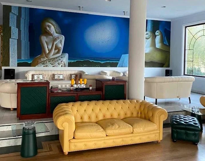 
    Așa arăta livingul vilei lui Irinel Columbeanu înainte de incendiul devastatorfoto: Regatta  