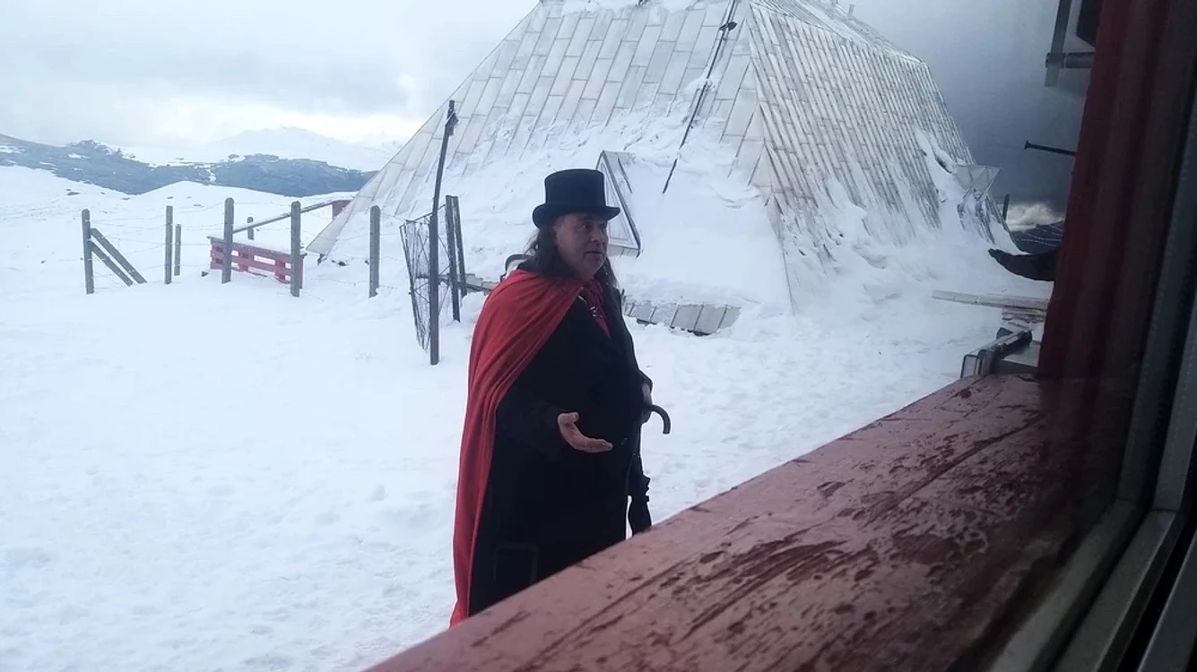 „Dracula” a fost oprit de  salvamontiști și nu a fost lăsat  să urce împreună  cu grupul de montania