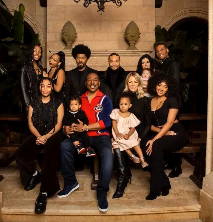 Eddie Murphy (62 de ani) are 10 copii