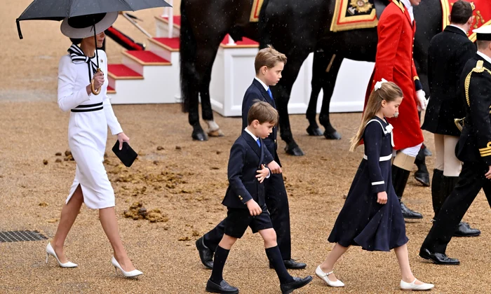 Kate Middleton, Prințul George, Prințesa Charlotte, Prințul Louis  foto   Profimedia jpg