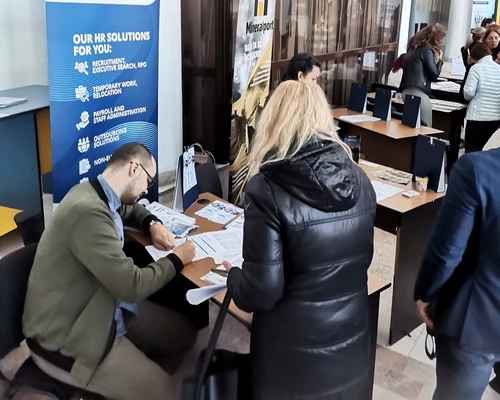 bursa locuurilor de muncca pentru absolventti,  slatina, 10 oct 2025   foto alina mitran (21) jpg