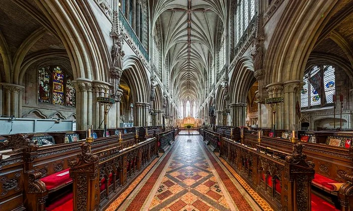 Catedrala Lichfield, singura catedrala medievala din Anglia cu trei spire jpeg