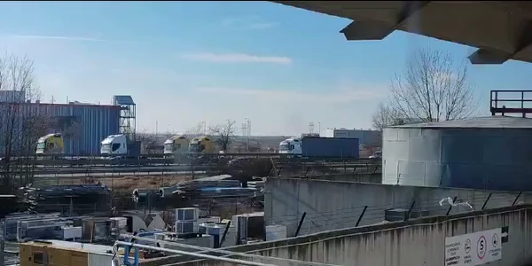 Coadă de TIR uri pe Centura București   Protest RCA Video Catalin Branescu mp4 thumbnail png
