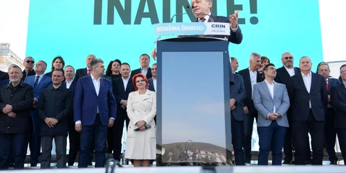 crin antonescu   foto fb lia olguta vasilescu jpg