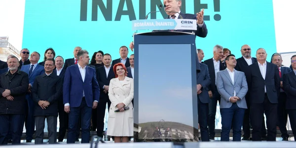 crin antonescu   foto fb lia olguta vasilescu jpg