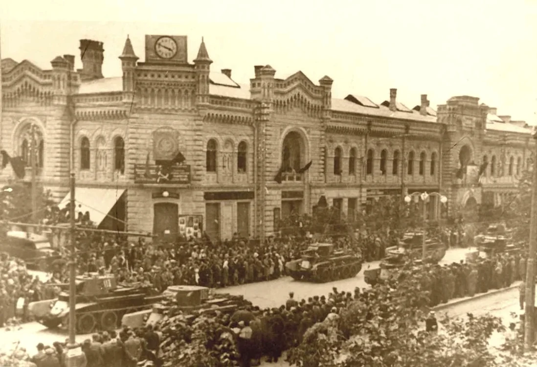Defilarea armatei sovietice în Chișinău pe 4 iulie 1940 FOTO Wikipedia