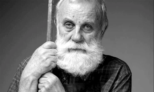 „Fiecare obiect e în fiecare clipă altfel“ – interviu cu Ştefan CÂLŢIA jpeg