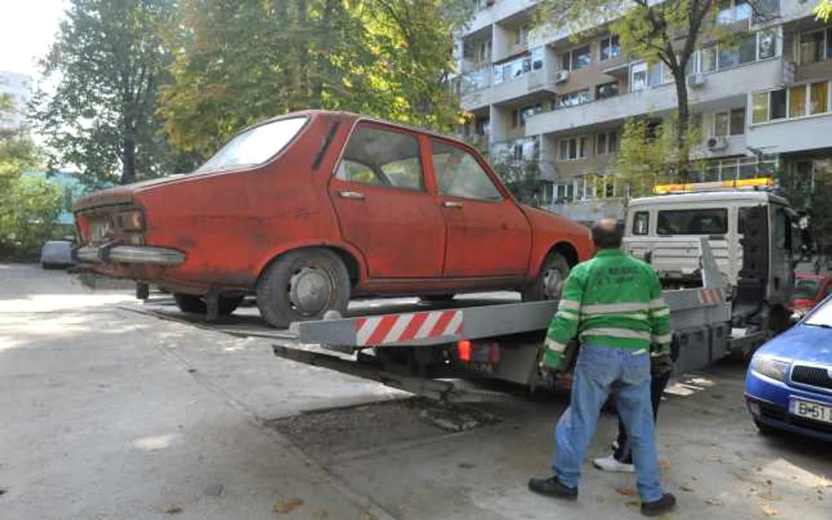 
    Mașinile abandonate vor fi ridicate în șase luniFOTO: arhiva  