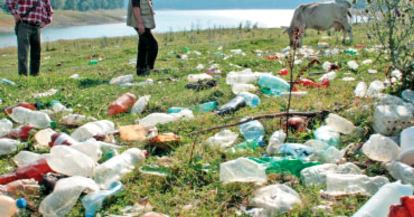 Garanţia pe PET va scăpa ţara de invazia plasticului