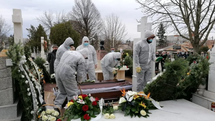 Înmormântarea fostului primar al Iaşului Constantin Simirad   FOTO ziaruldeiasi.ro