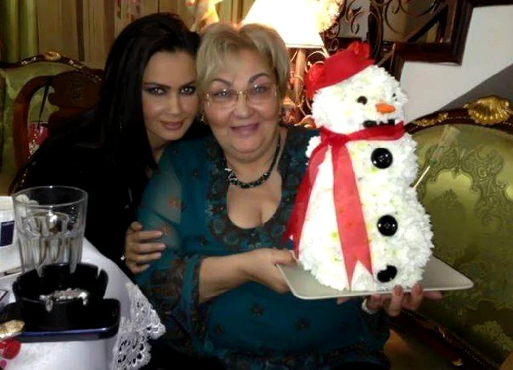 oana zavoranu cu mama, oana zavoranu marioara