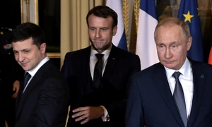 Emmanuel Macron primindu-i la Paris pe Volodimir Zelenski si Vladimir Putin FOTO EPA-EFE