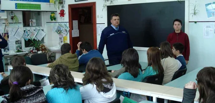 Polițiștii pe post de profesori