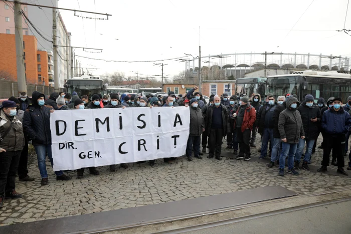 Angajați STB, la depoul Vatra Luminoasă din București. Foto: Inquam