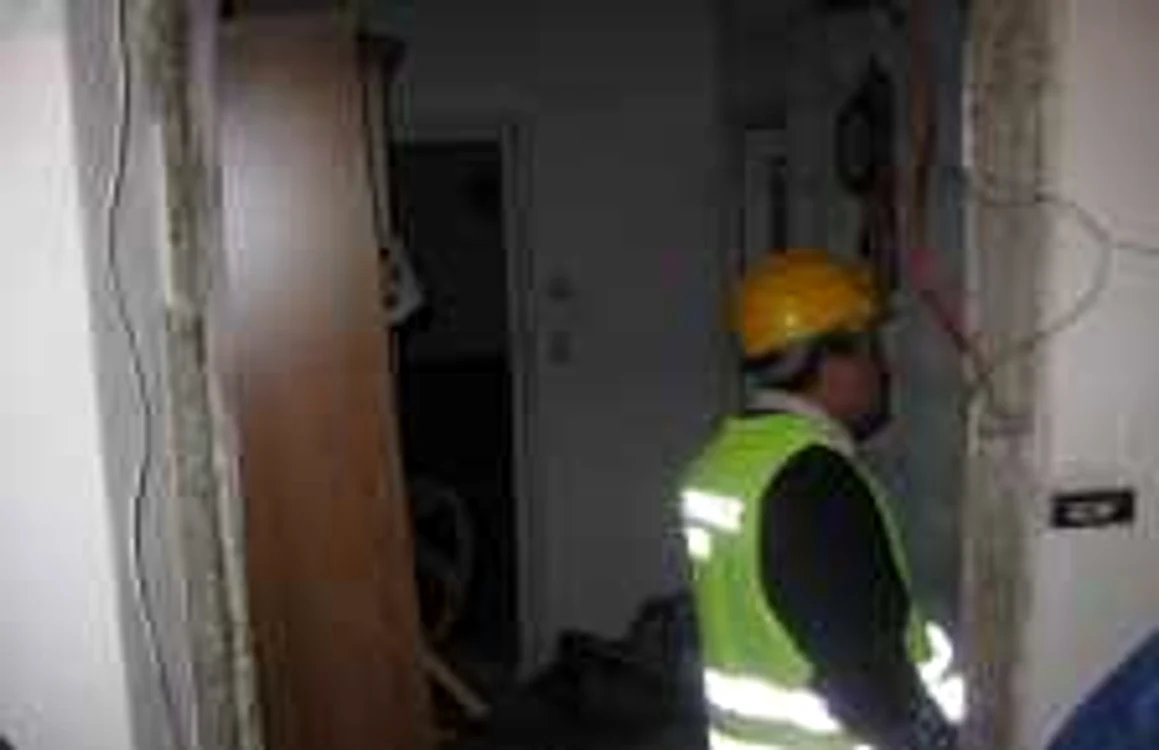 Explozia a distrus două apartamente