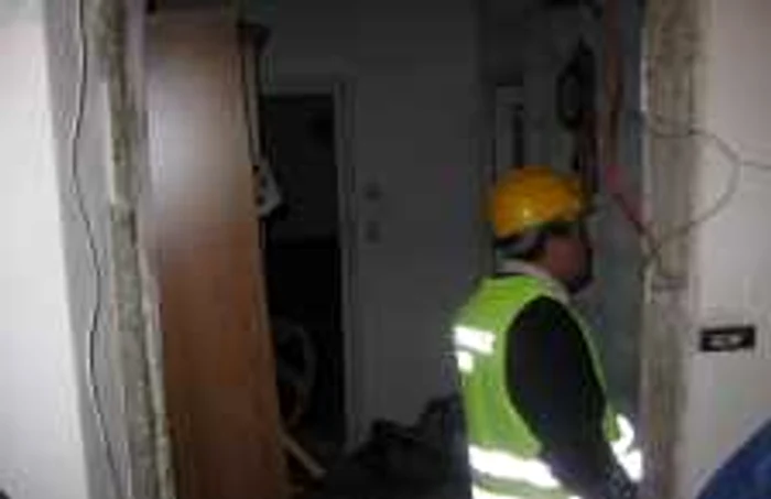 Explozia a distrus două apartamente