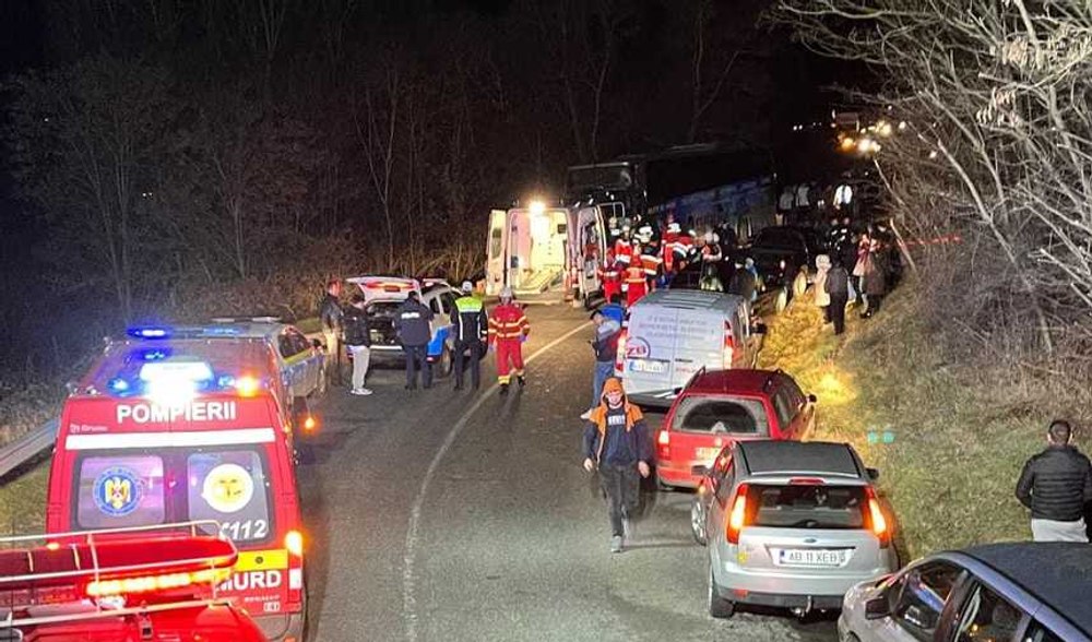 Autobuz cu 42 de persoane, implicat într-un accident în Alba. Planul Roşu de Intervenţie, activat