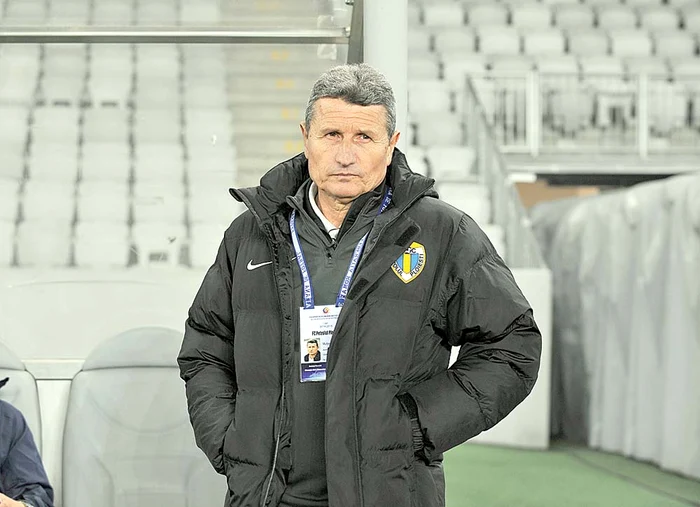 16 decembrie. Antrenorul Gigi Mulţescu este demis de la echipă