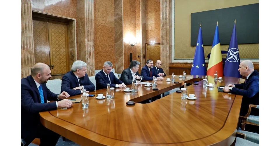 Premierul Ilie Bolojan a discutat cu primarii despre criteriile de finanțare a spitalelor municipale și reforma administrativă