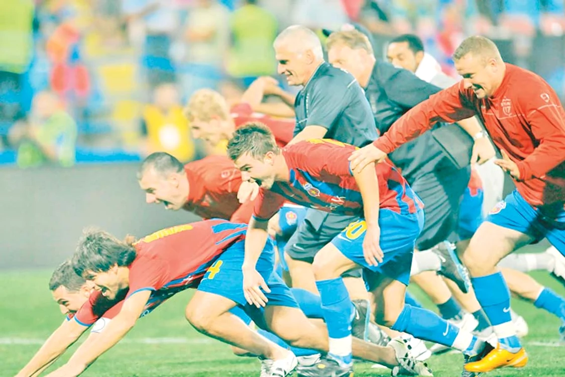 Adrian Popa este  unul dintre cei  mai constanţi şi  spectaculoşi  jucători ai Stelei (Foto: Răzvan Păsărică)