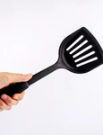 paleta neagra de cartofi shutterstock 2185717099 jpg