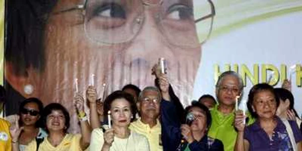 VIDEO Corazon Aquino, primul preşedinte asiatic de sex feminin, a murit