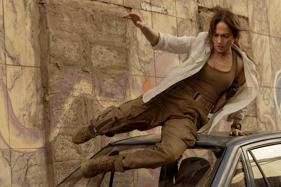 Filmul „The Mother”, criticat de Owen Gleiberman / foto: Netflix